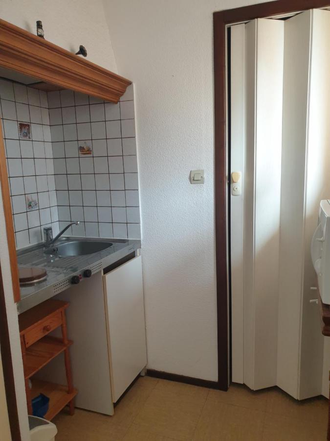 Appt 2 Ou 4 Personnes Avec Piscine, Tennis Et Parking Prive Fleury  Eksteriør bilde