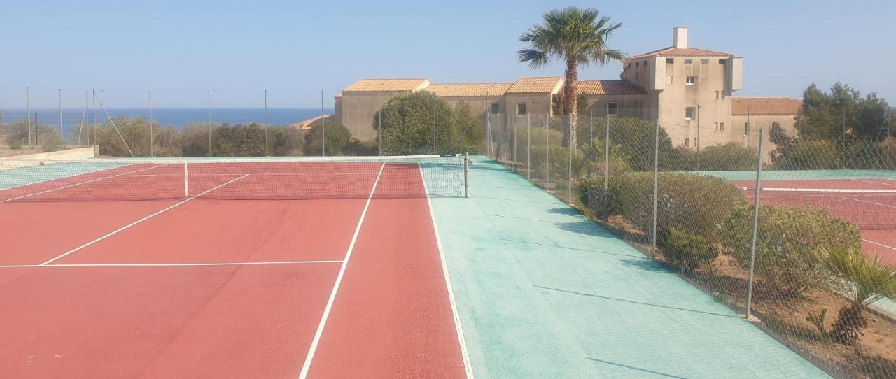 Appt 2 Ou 4 Personnes Avec Piscine, Tennis Et Parking Prive Fleury  Eksteriør bilde